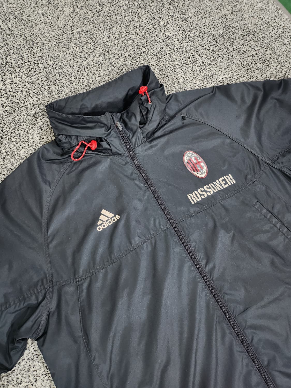 //아디다스 AC 밀란 '로쏘네리' 바람막이 L 상품이미지2