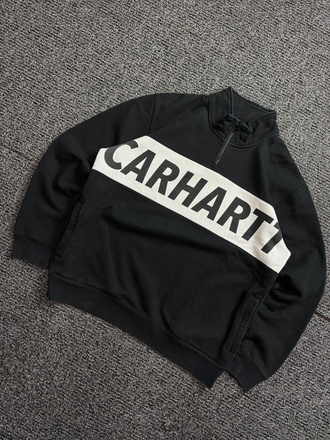 칼하트 WIP 피그먼트 레트로 하프집업 스웻셔츠 2044 상품이미지1