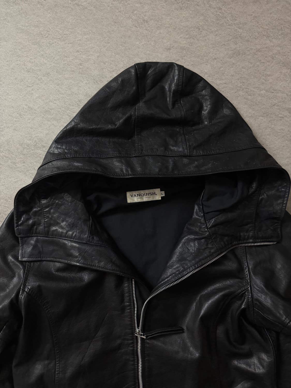 뱅퀴시 램스킨 후드 하이넥 자켓 상품이미지4