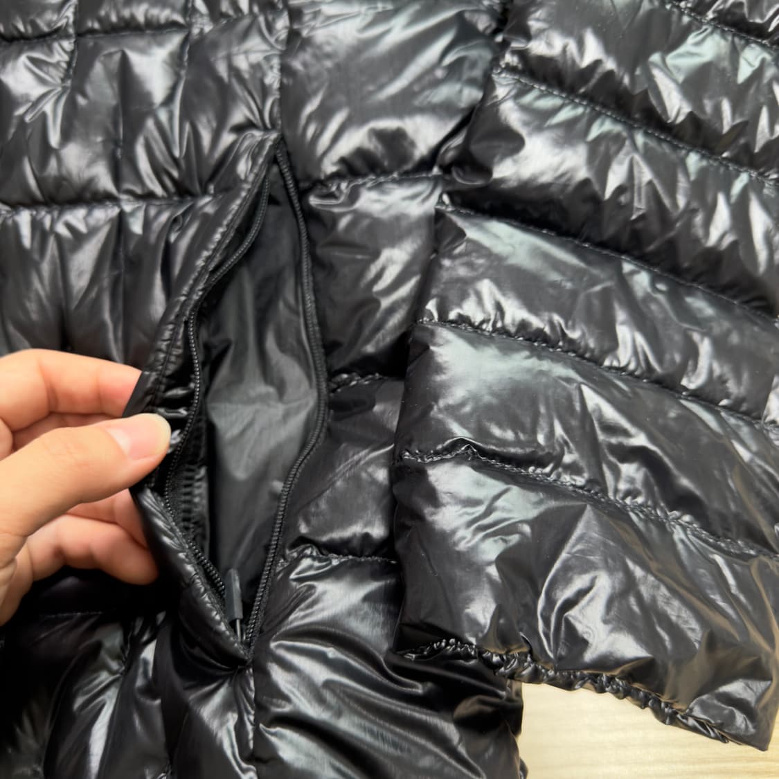 아이더 블랙 경량패딩 상품이미지3