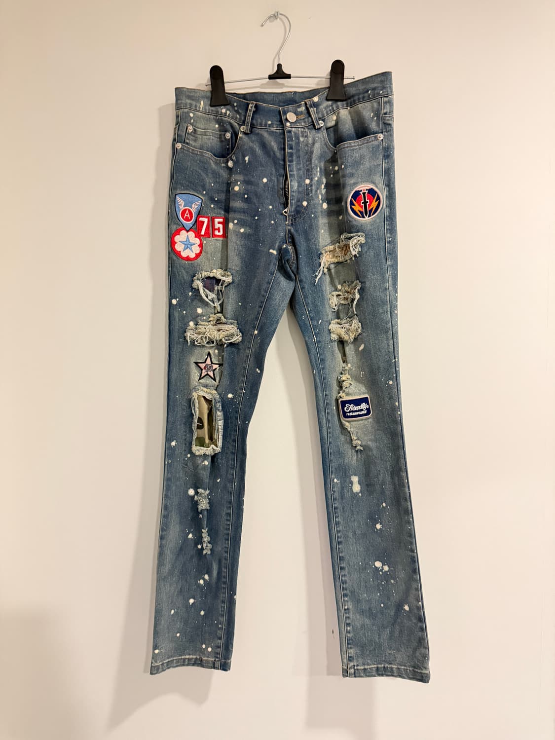 아미리 멀티패치 페인트 디스트로이드 슬림 데님 / 아미리 스타일 상품이미지1