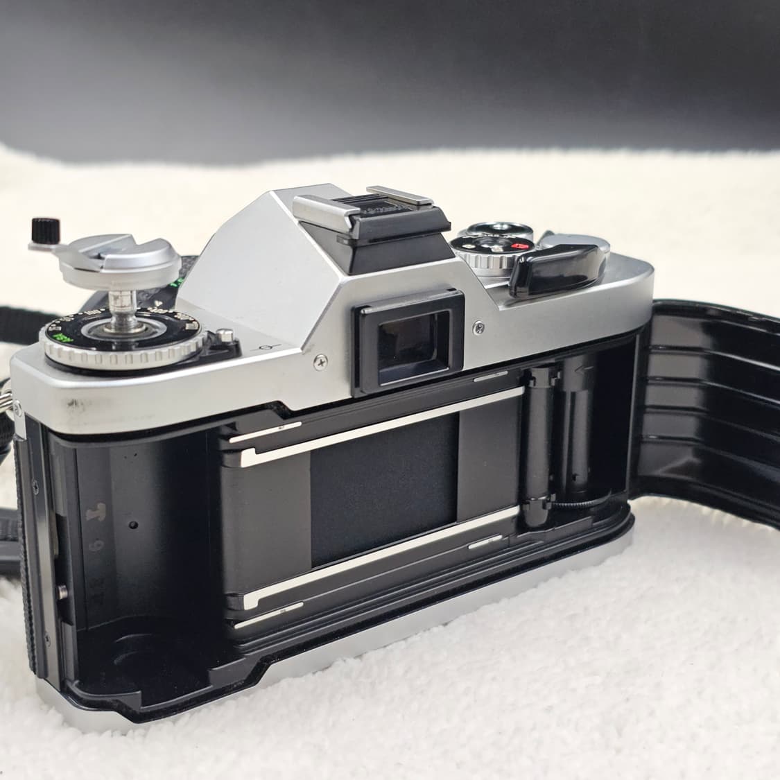 캐논 AV-1 필름카메라 필카 상태 A급 정상작동 서비스 있음 소장용 상품이미지6