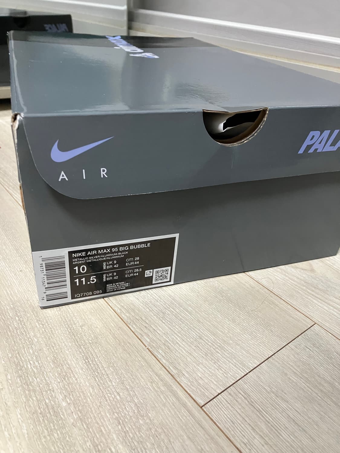 [280] 팔라스 x 나이키 에어맥스 95 메탈릭 실버 알루미늄 상품이미지2