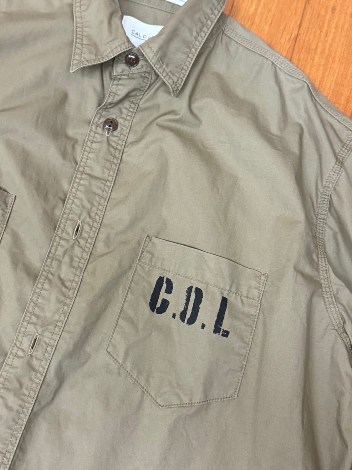 칼오라인 셔츠 상품이미지1