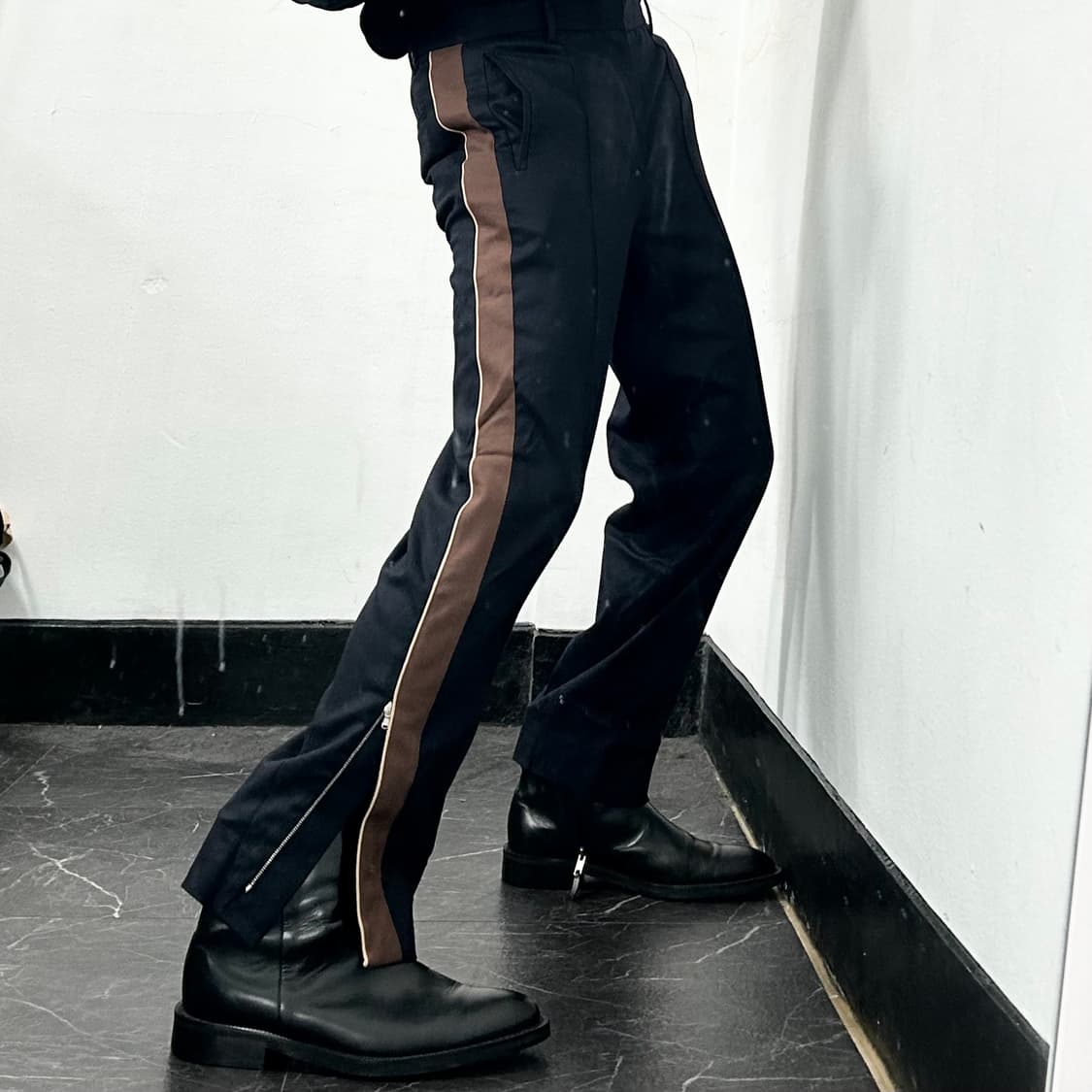 솔리드옴므 사이드라인 팬츠 상품이미지1