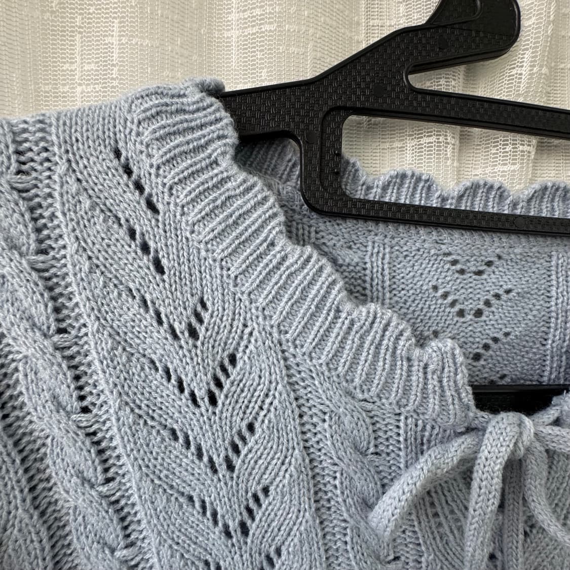 넘 예쁜 블루 리본 펀칭 긴팔 레이스 니트 여리핏 거의새것 상품이미지6