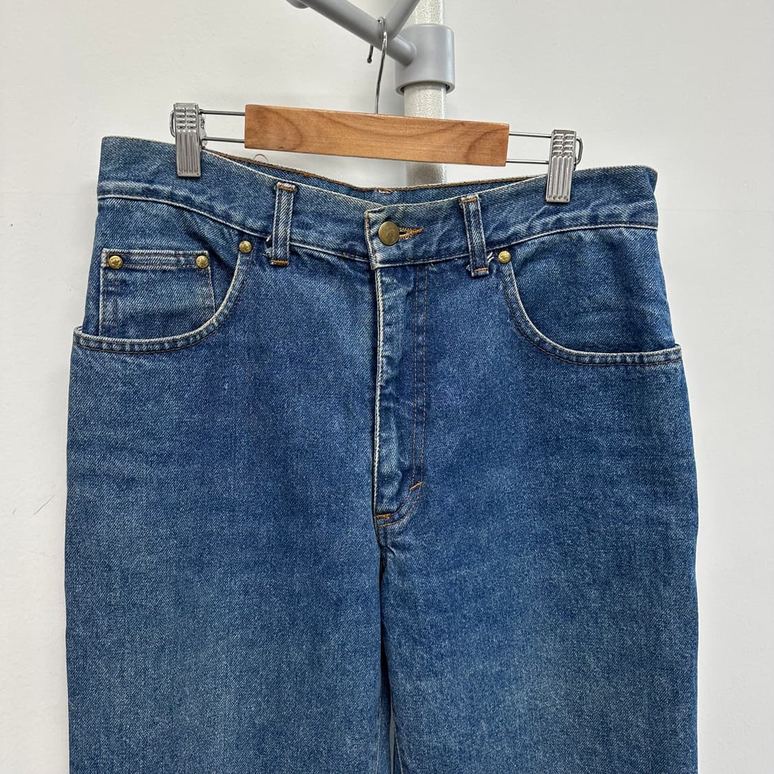 MCM O.T.C 엠씨엠 자수 디테일 이태리 진 데님 청바지  상품이미지3