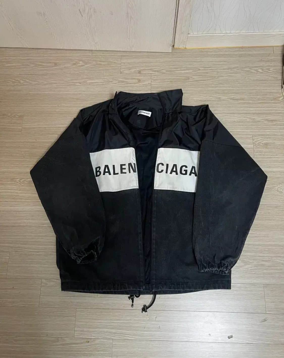 07년생들 술집에서 기세 눌러버리는 발렌시아가 데님 포플린 집업 자켓 상품이미지1