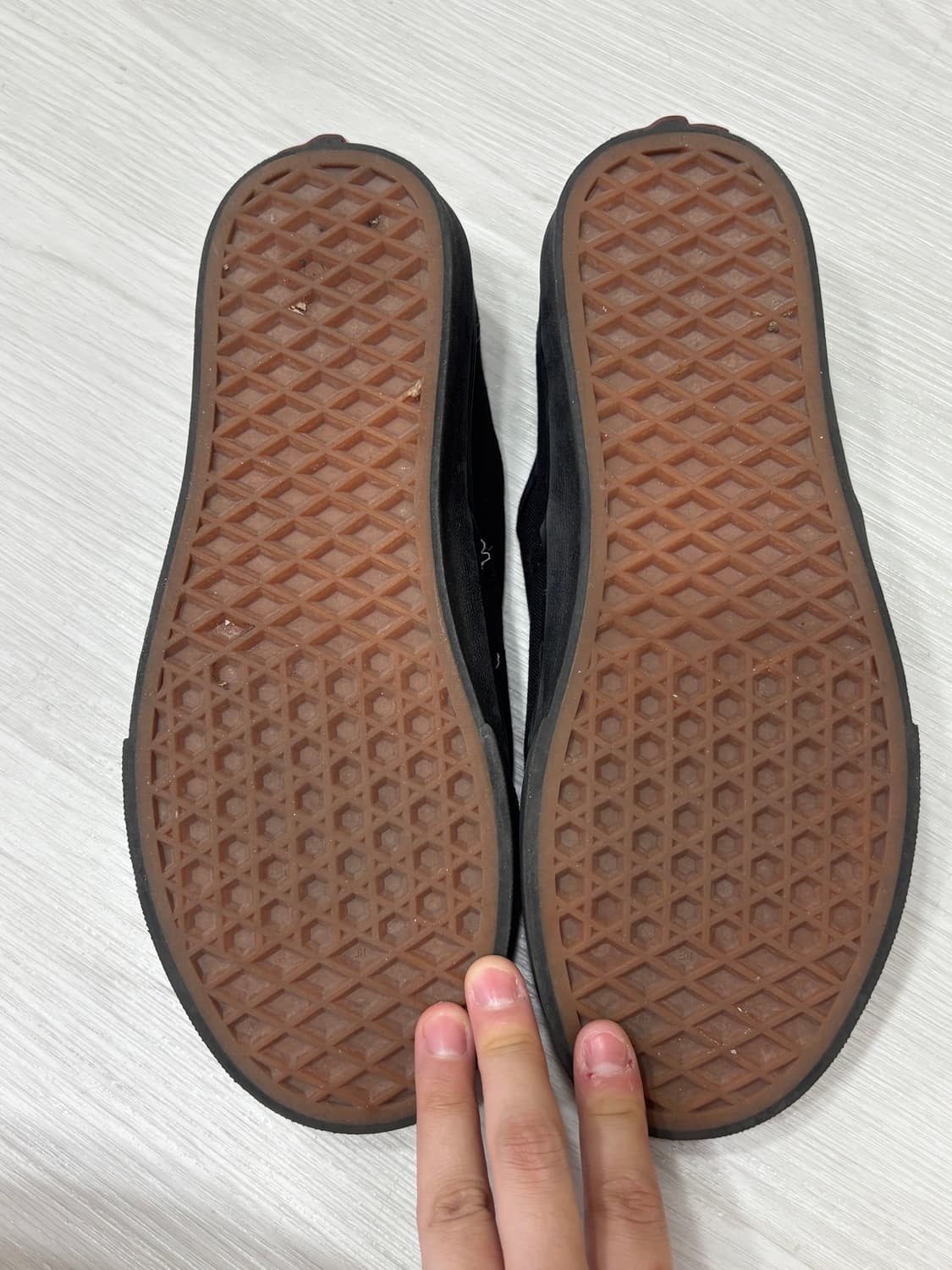 반스 어센틱 블랙 스니커즈 235 상품이미지4