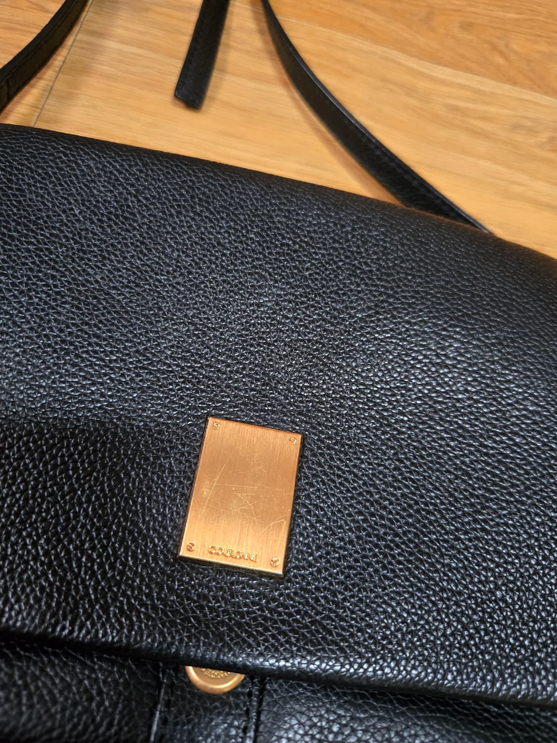 쿠론 가죽 크로스백 상품이미지9