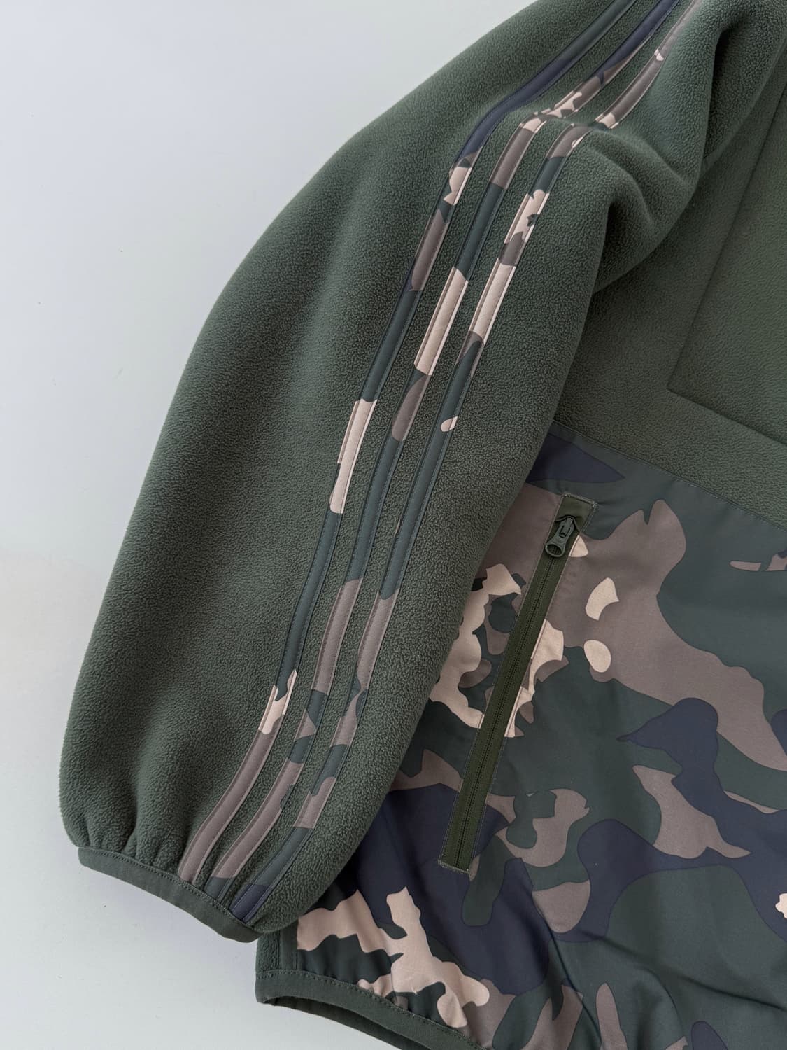 아디다스 오버핏 그래픽 카모 리버서블 양면 플리스 자켓 상품이미지5