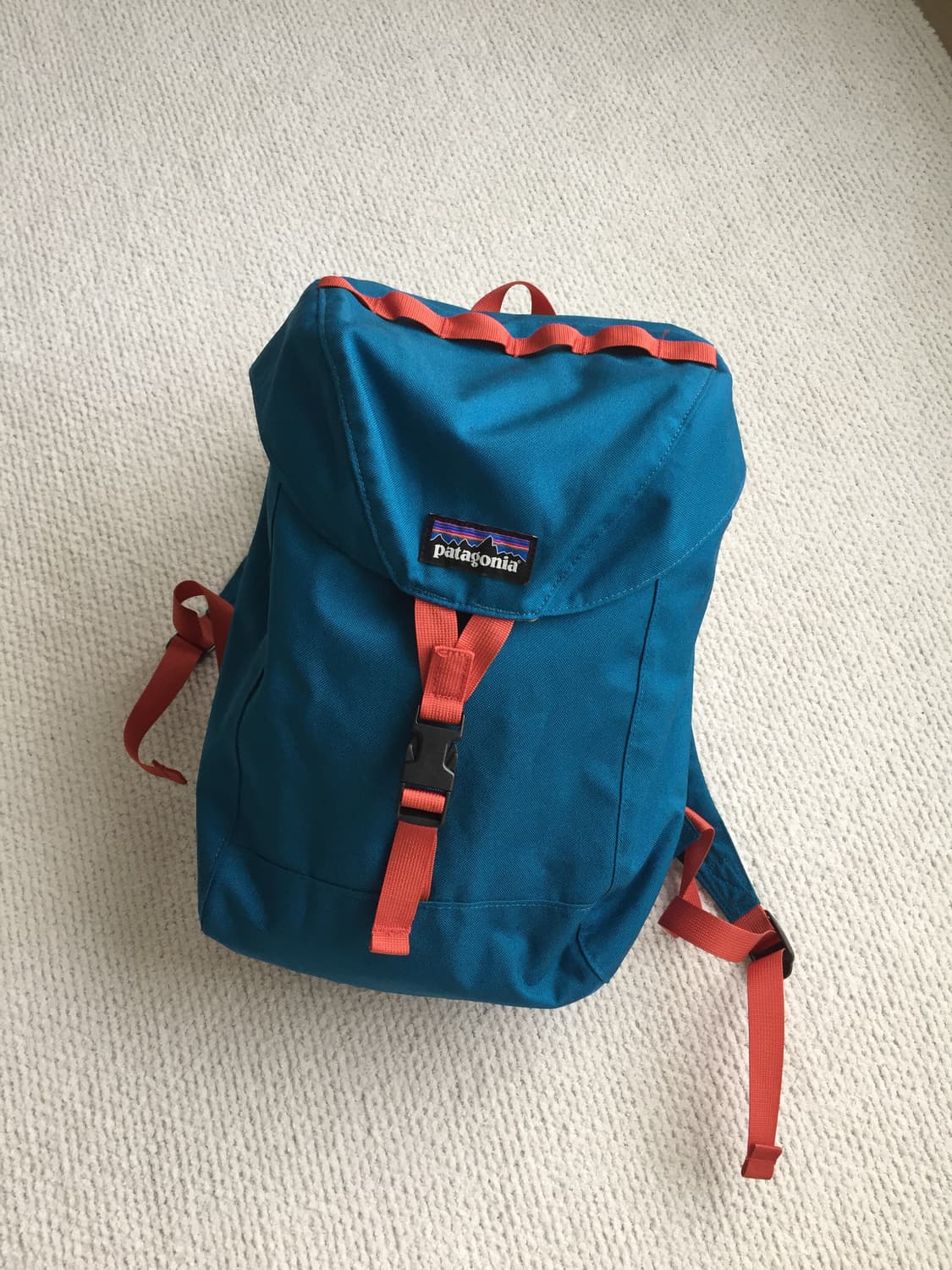 파타고니아 15L 백팩 청록 오렌지 상품이미지1