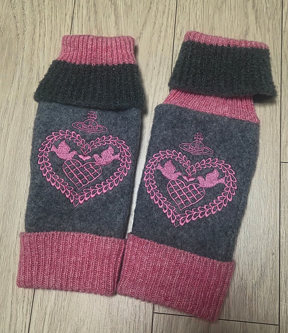 비비안웨스트우드 핑크 핸드워머 장갑 상품이미지2