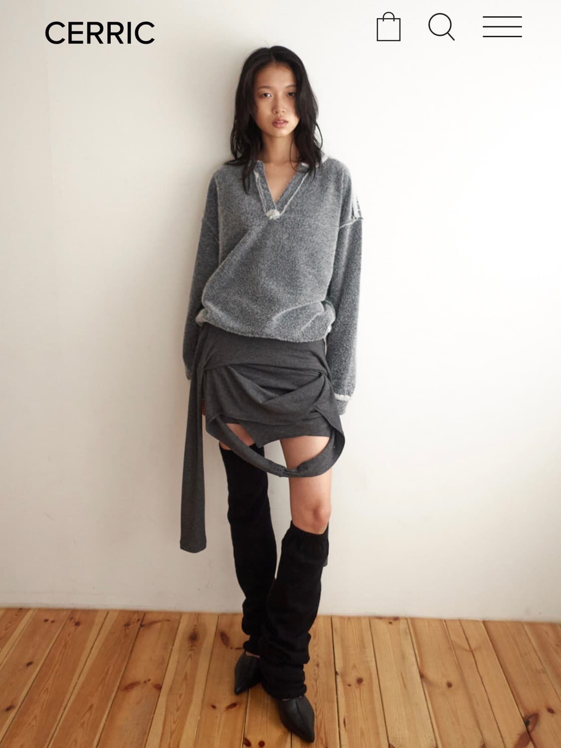 세릭 FURRY V-NECK SWEATSHIRT 상품이미지3