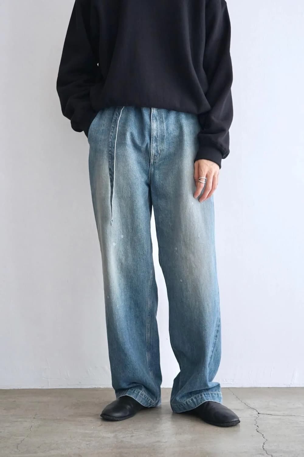 Yoko Sakamoto 요코 사카모토- 벨티드 트라우저 페이드 인디고 상품이미지7