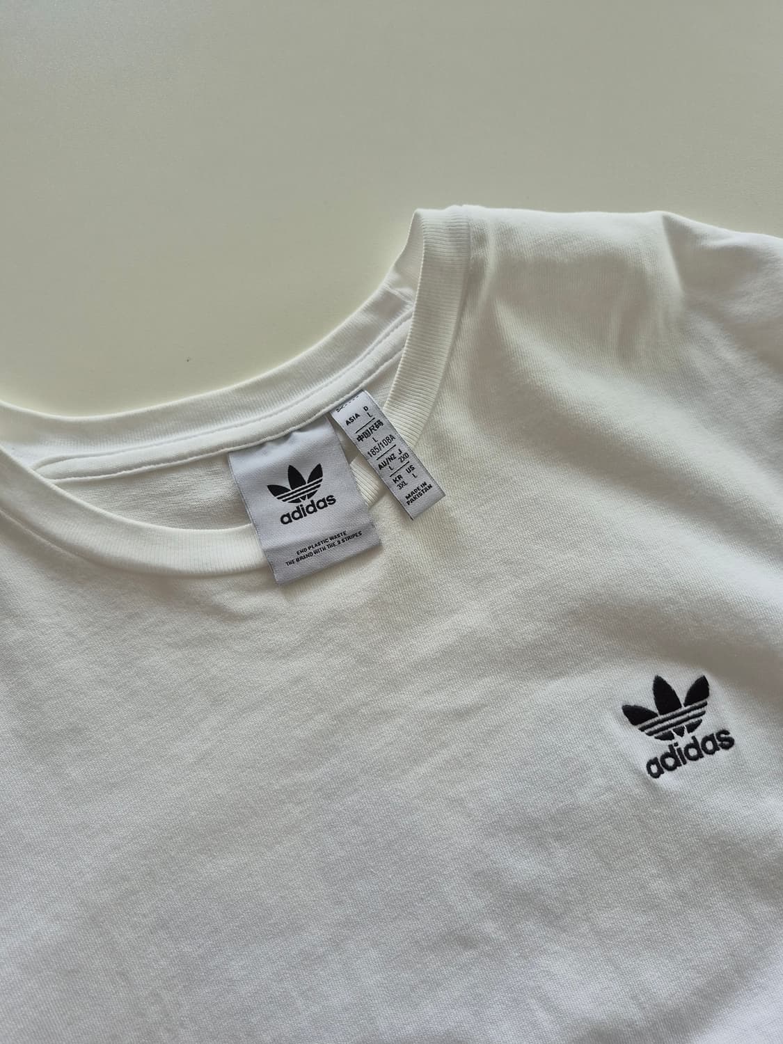 아디다스 흰색  반팔티셔츠 상품이미지3