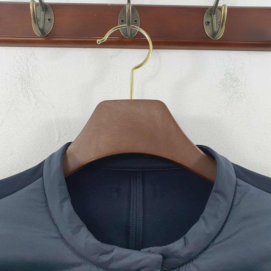 38 아르마니콜레지오니 여성 정품 덕다운 경량 패딩 점퍼 다크네이비 상품이미지3