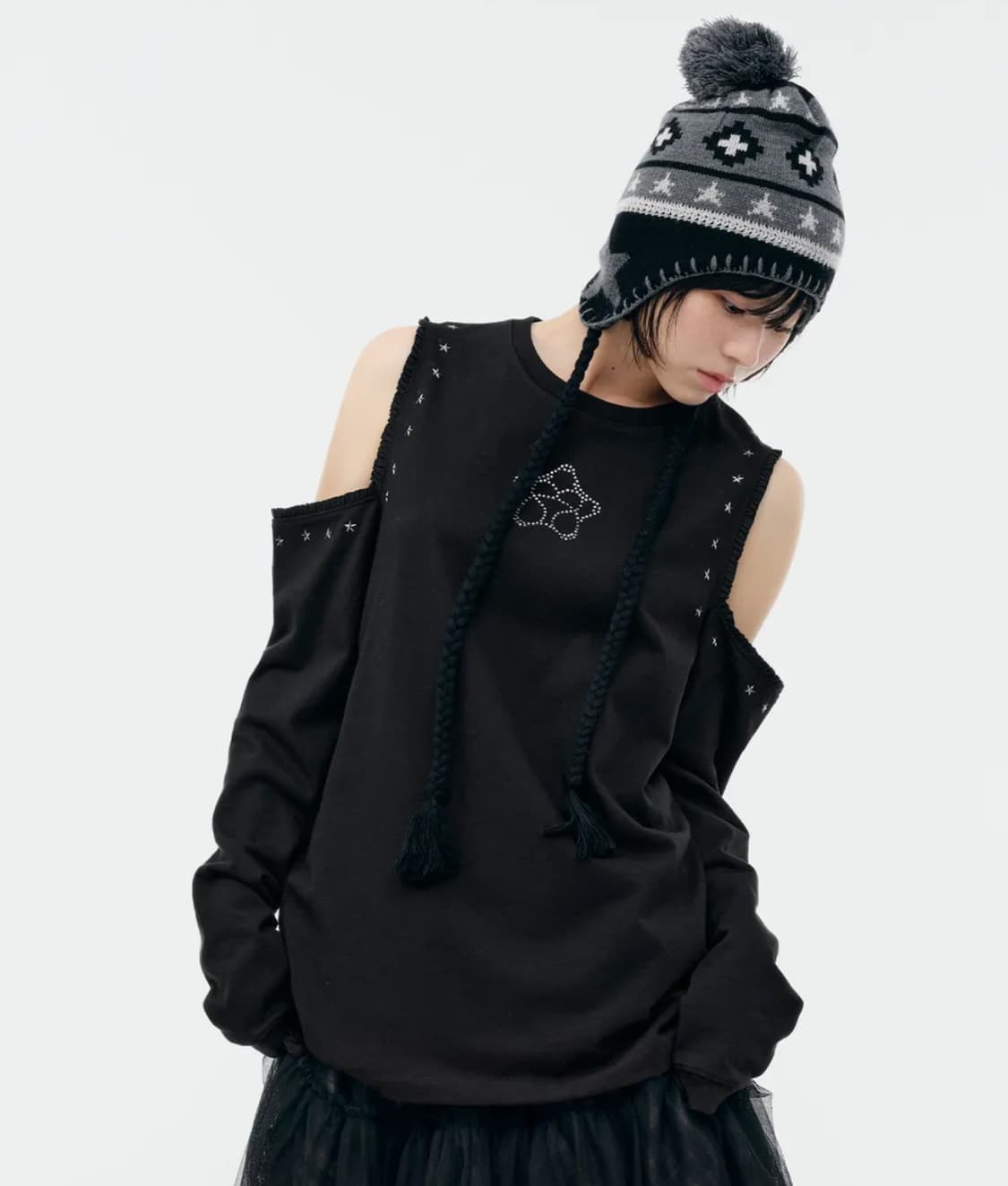 뚜오미오 컷아웃 레이스 롱슬리브 상품이미지1