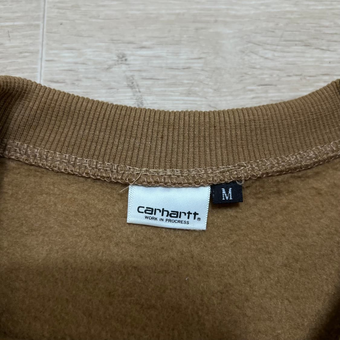 칼하트 WIP 워크웨어 자수 빅로고 기모 맨투맨 [브라운] M/95 상품이미지5