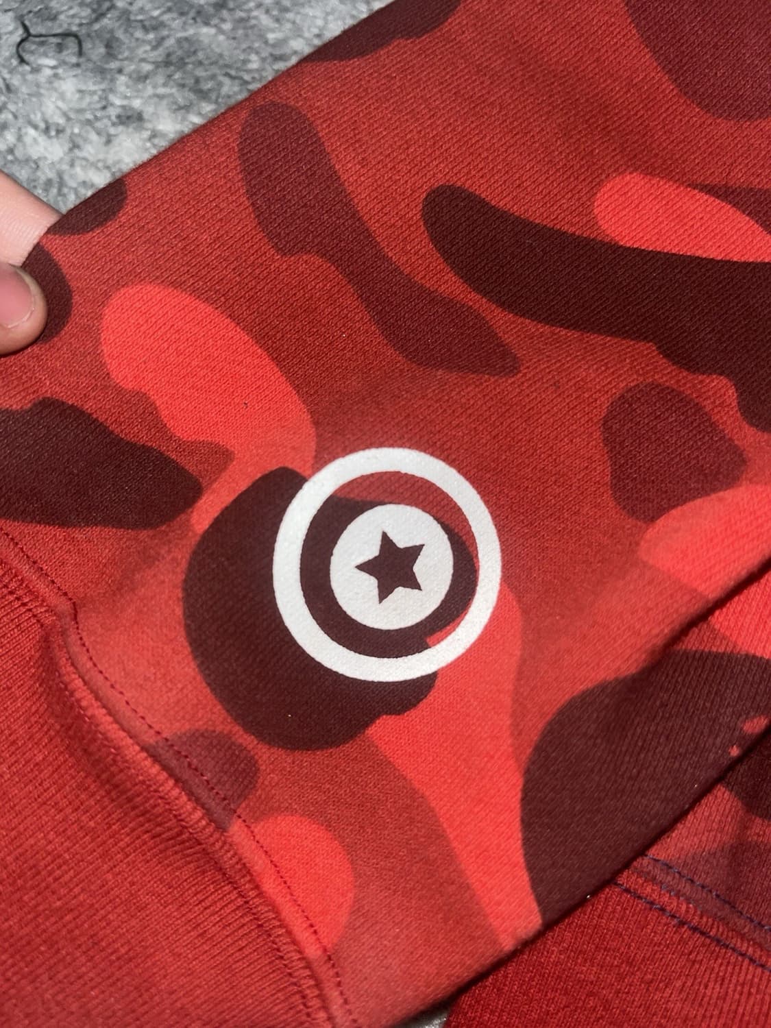 베이프 샤크 카모 후드집업 빨파 상품이미지3