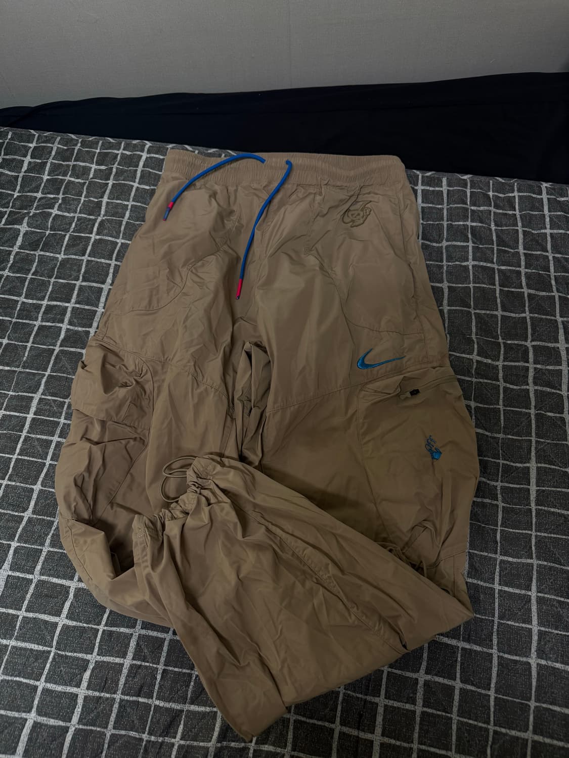 나이키 x 오프화이트 NRG 트랙 팬츠 카키(XL) 상품이미지1
