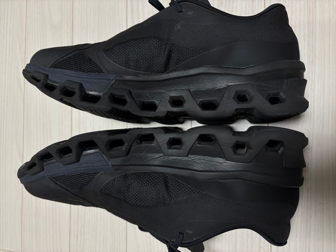 파프 온 클라우드몬스터 2 블랙 마그넷 상품이미지3