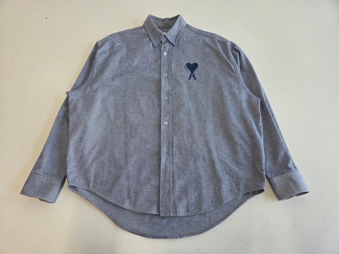 아미 공용 스몰 하트 로고 버튼 다운 셔츠 블루 39 상품이미지1