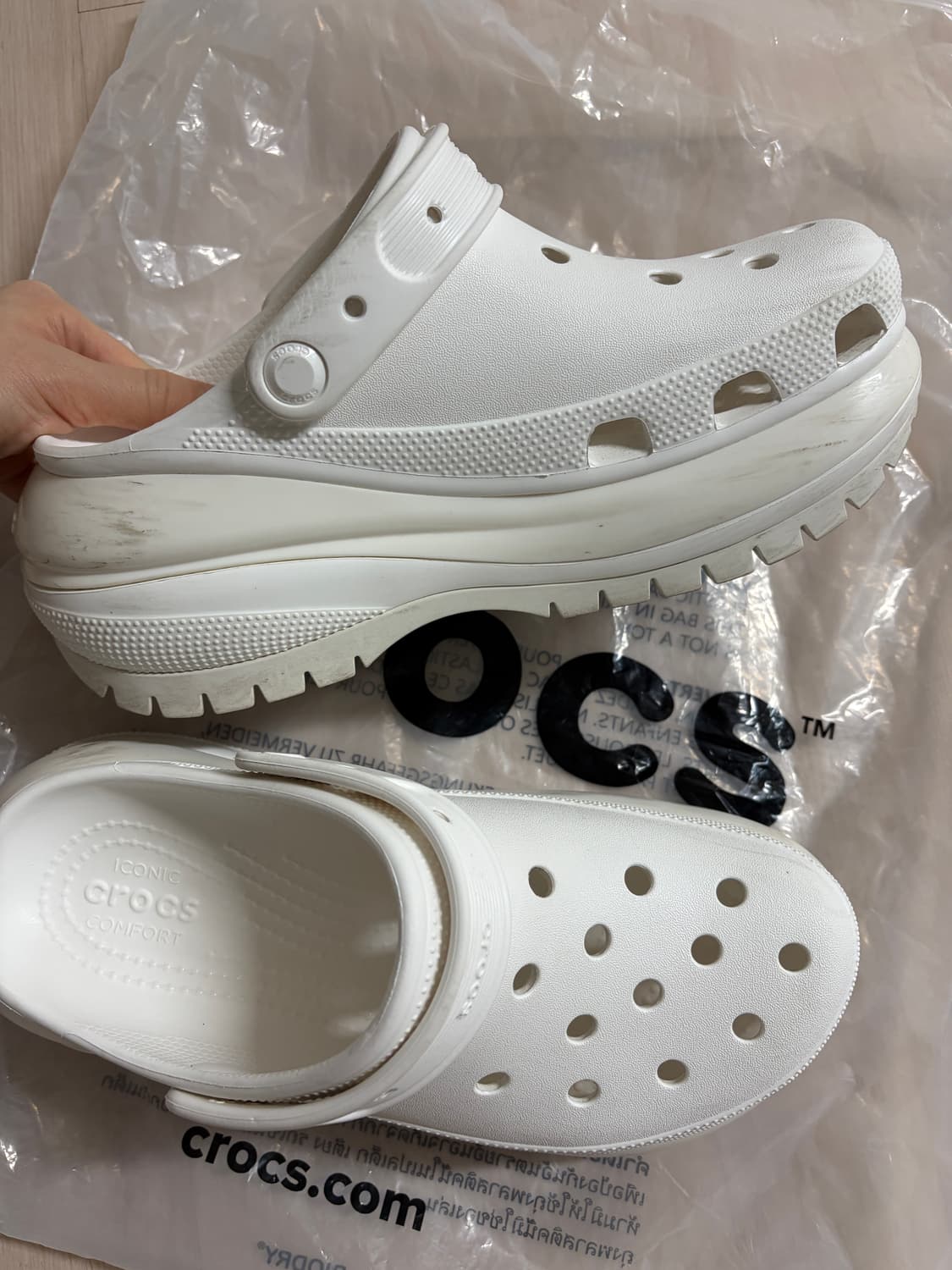 크록스 클래식 메가 크러쉬 클로그 화이트 w8 상품이미지6