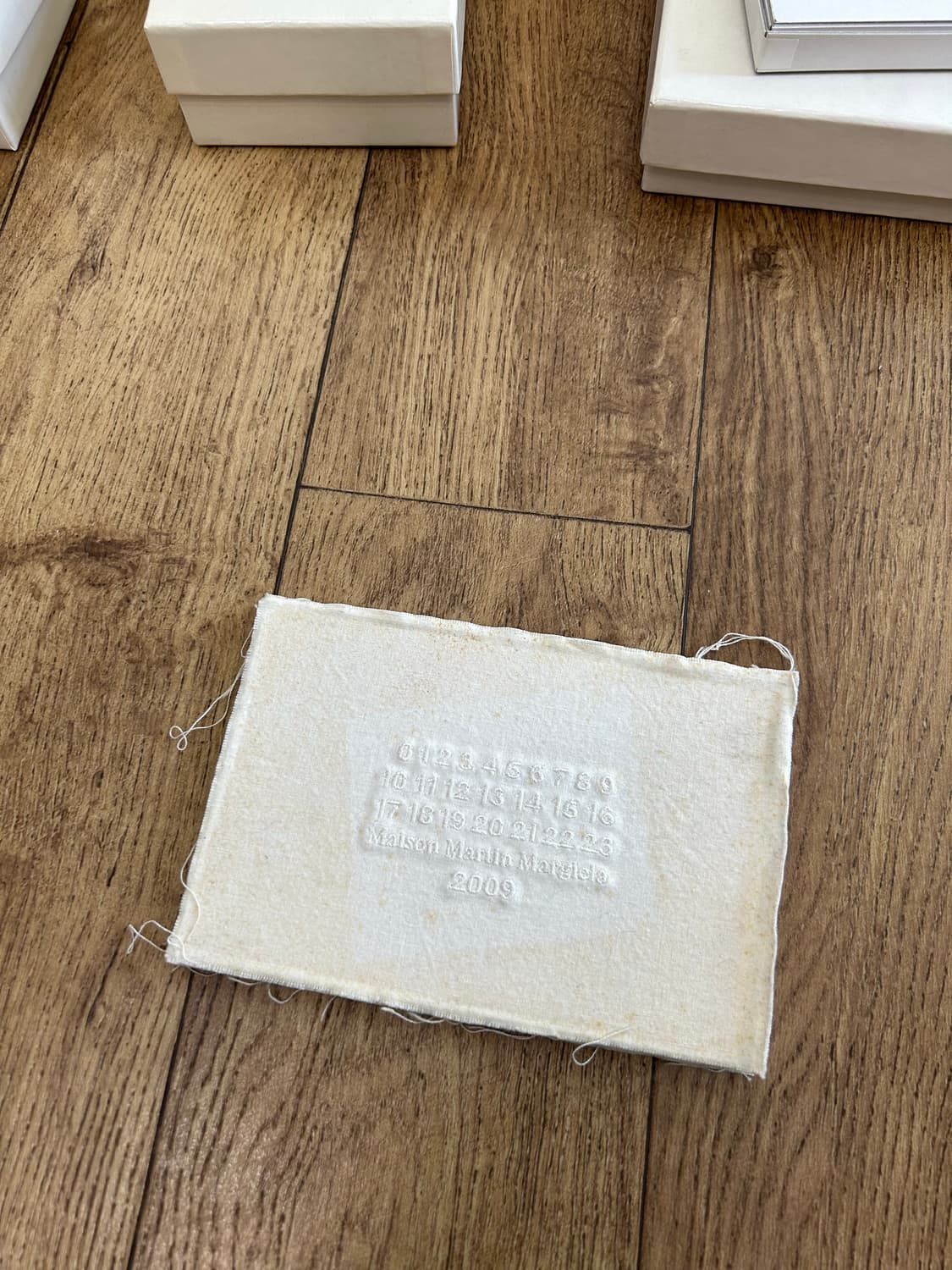 마르지엘라 오브제 탁상용 달력 상품이미지1