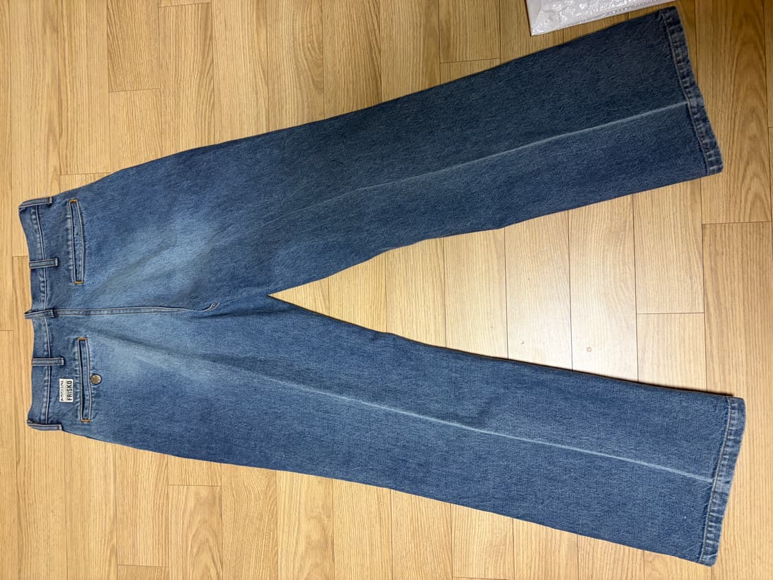 [32] 캐피탈 14oz 데님 5P 플리츠 가공 부츠컷 데님팬츠 상품이미지4
