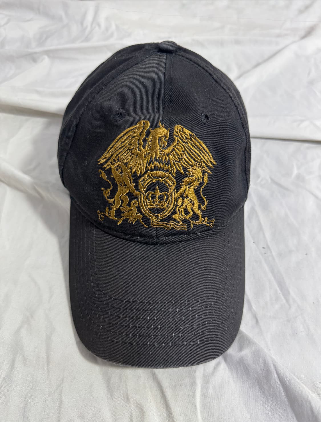 퀸 록 밴드 크레스트 로고 자수 볼캡 상품이미지1