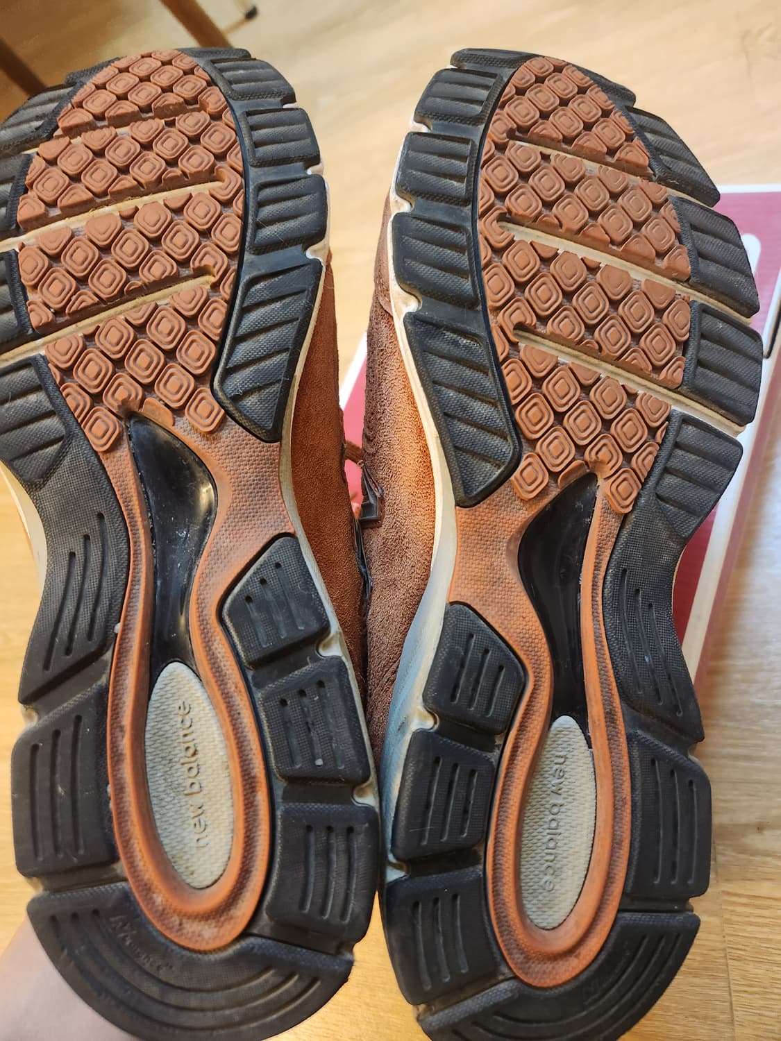 뉴발란스 990v4 주피터 오렌지 270 팝니다 상품이미지4