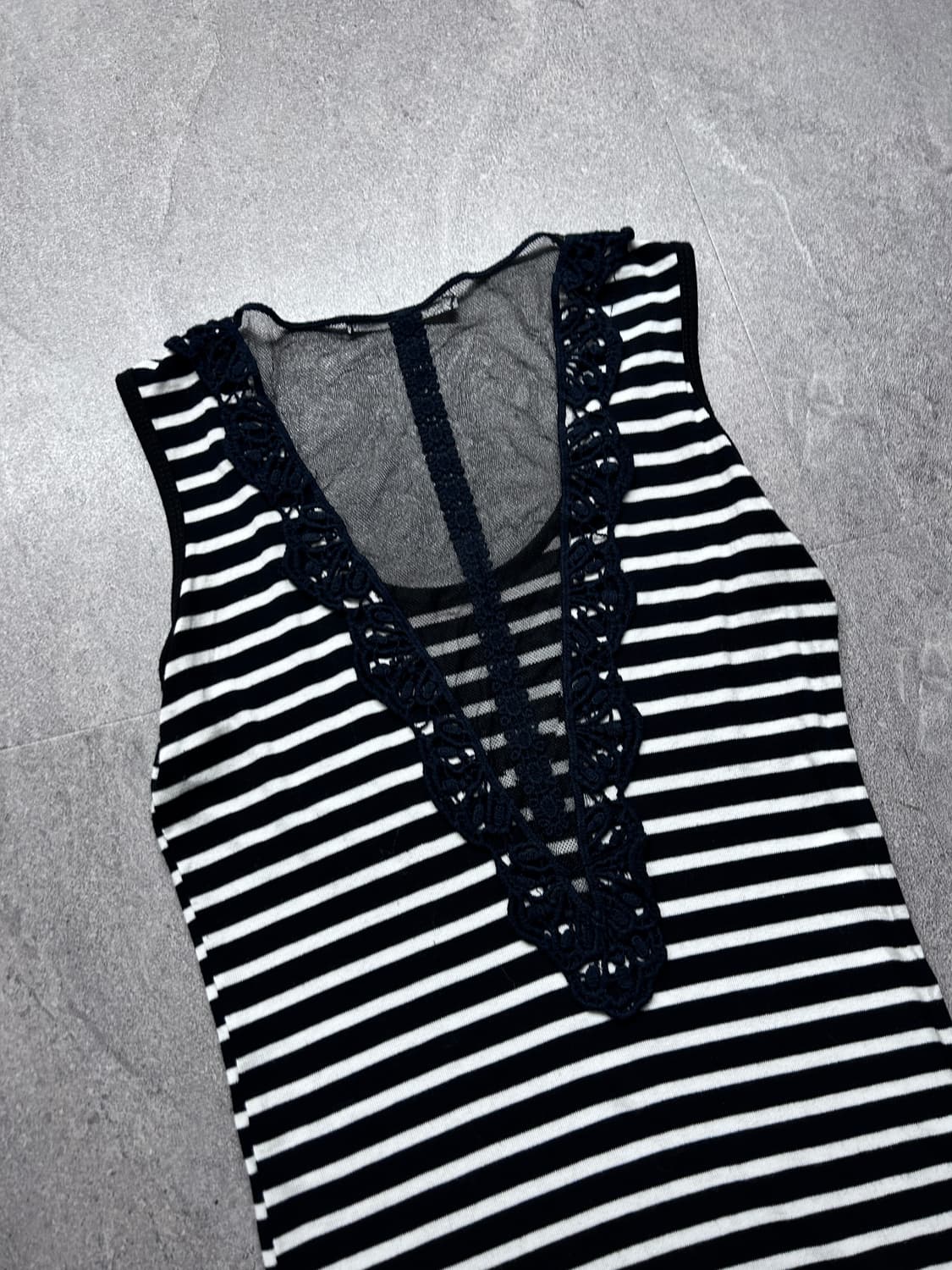 Stripe Sequin Back Sheer Sleeveless Top 상품이미지8