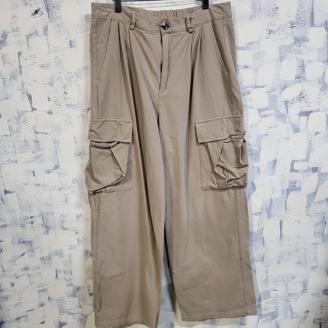 굿라이프웍스 베이지색 카고 와이드 팬츠 상품이미지1