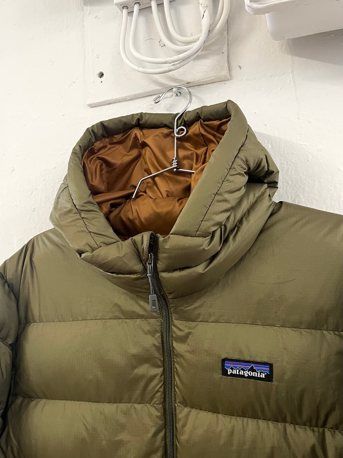 파타고니아 하이로프트 다운 후디 경량 패딩 상품이미지4