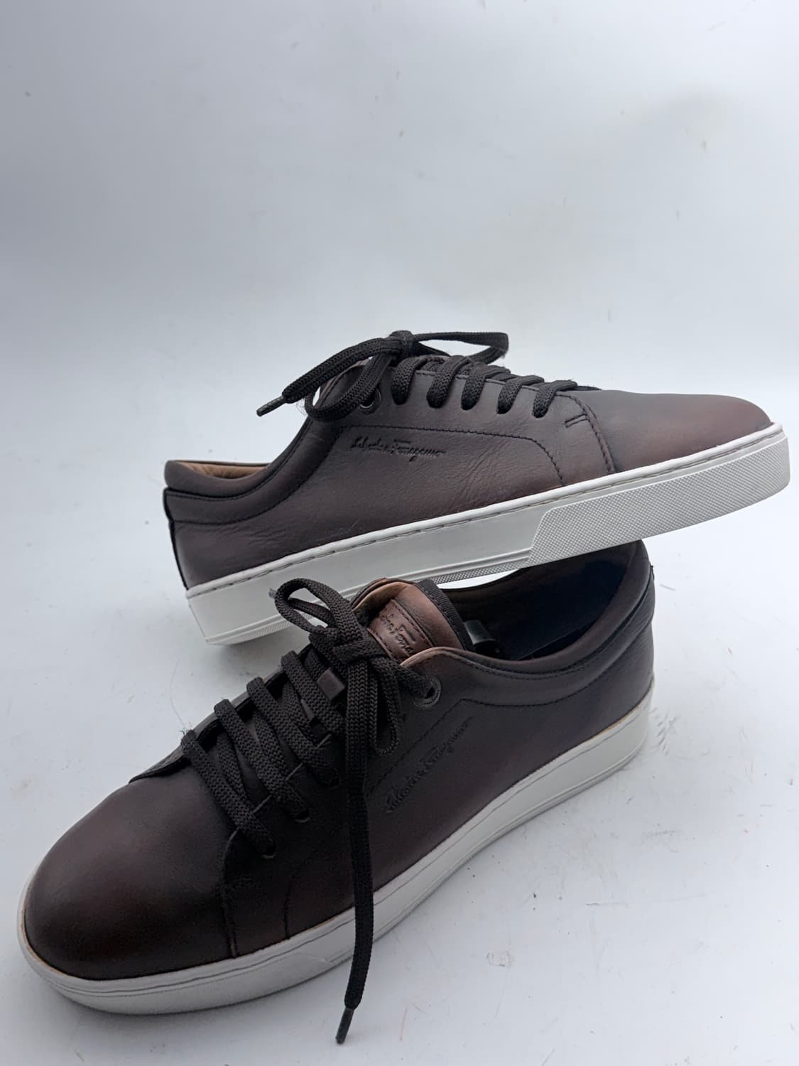 정품)페라가모스니커즈255 상품이미지4