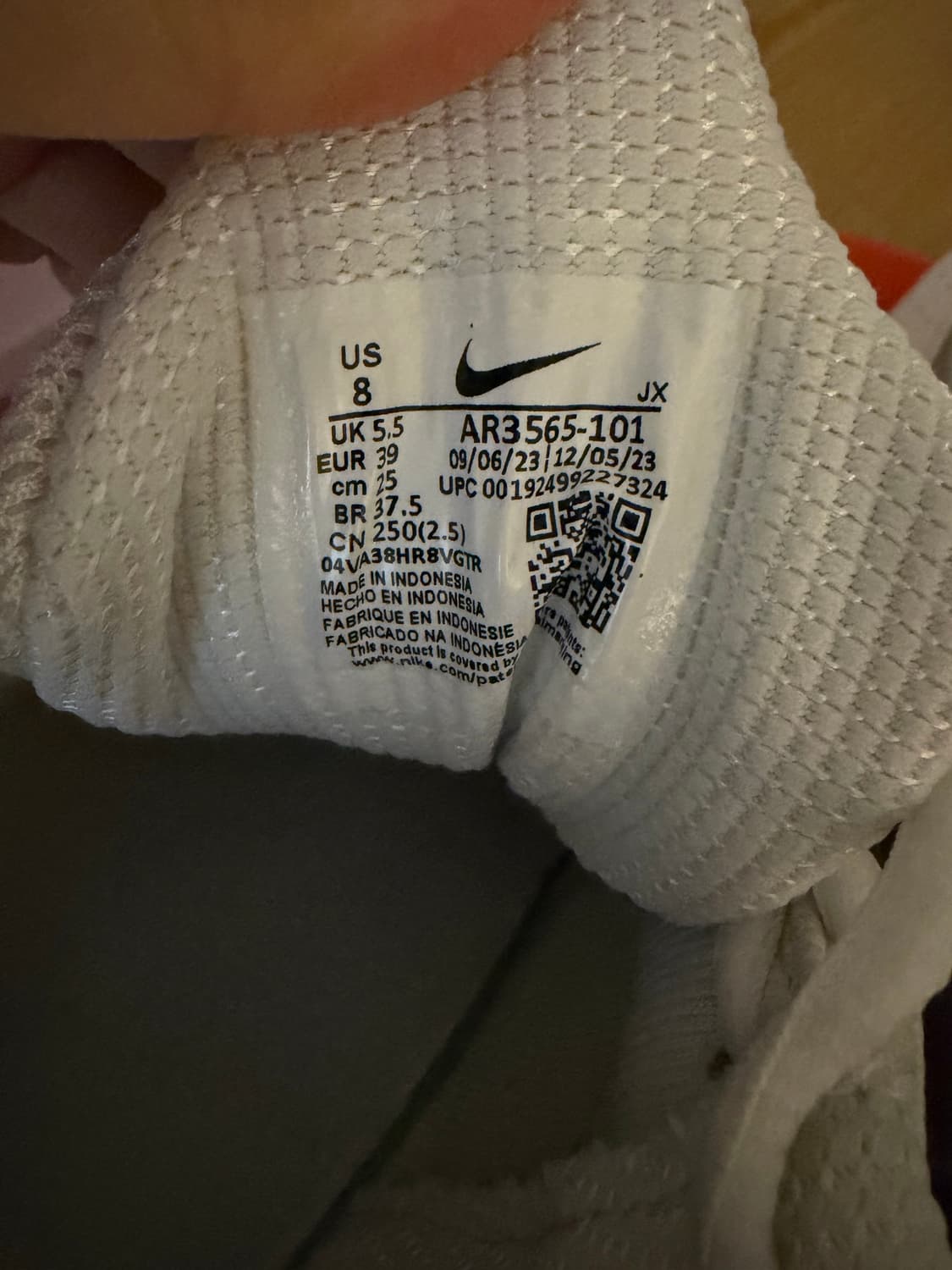 나이키 샥스 R4 화이트 메탈릭 실버 판매(250) 상품이미지4