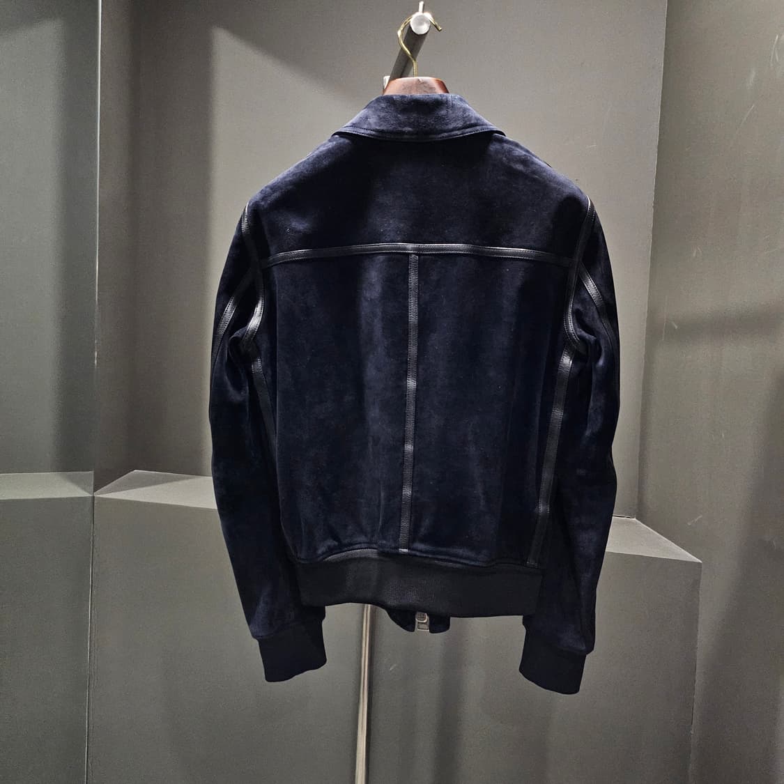 톰포드 레더트리밍 스웨이드 트러커 가죽자켓 상품이미지3