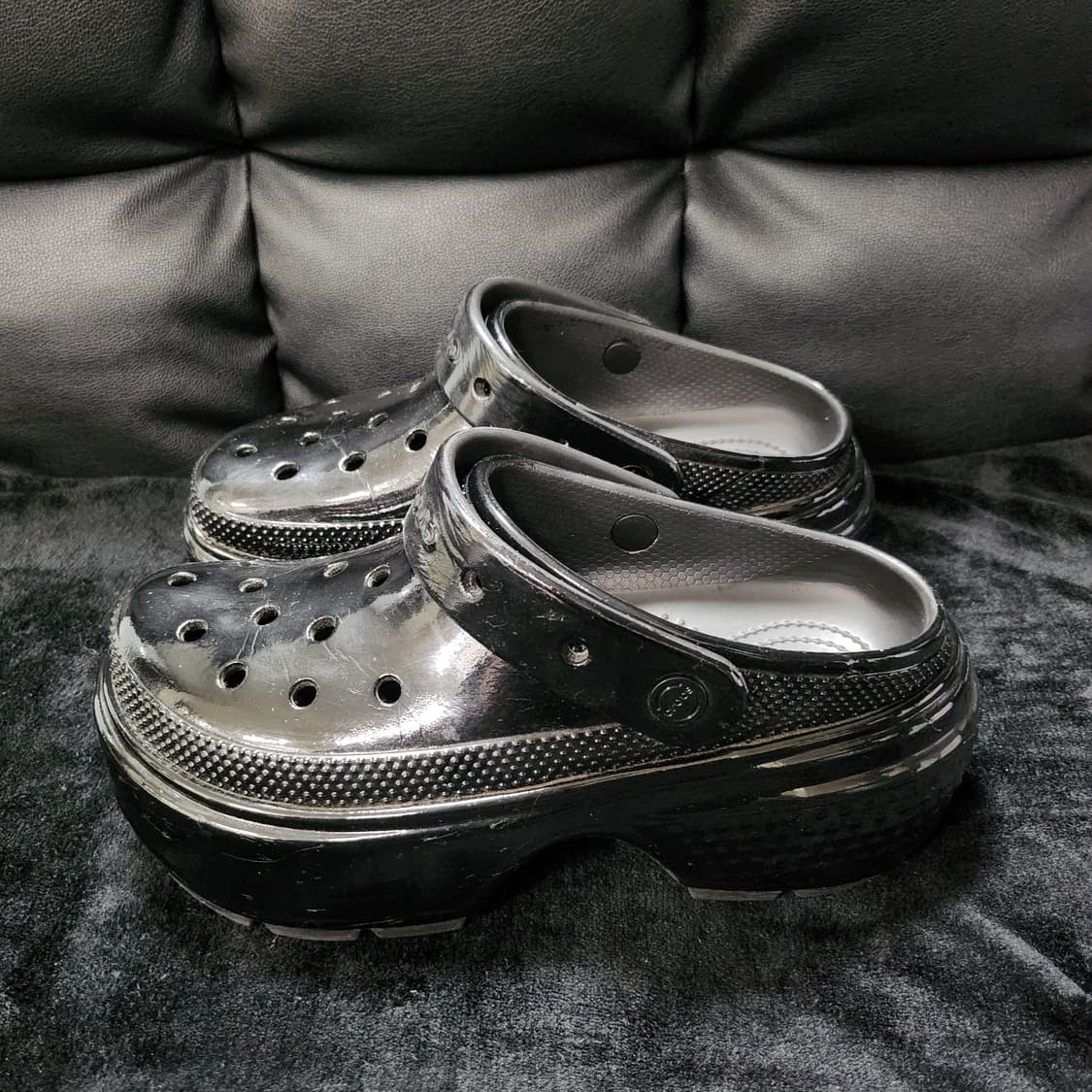 크록스 블랙 유광 스톰프 하이 샤인 클로그 - M6W8 (250) 상품이미지2