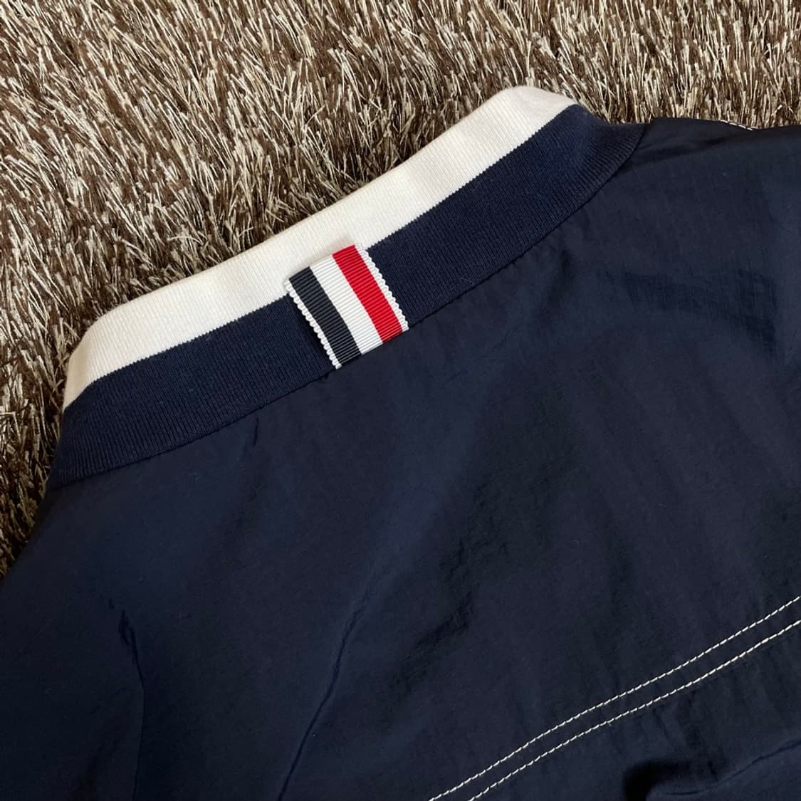 톰 브라운 Thom Browne 네이비 배색 봄버 자켓 3 상품이미지9