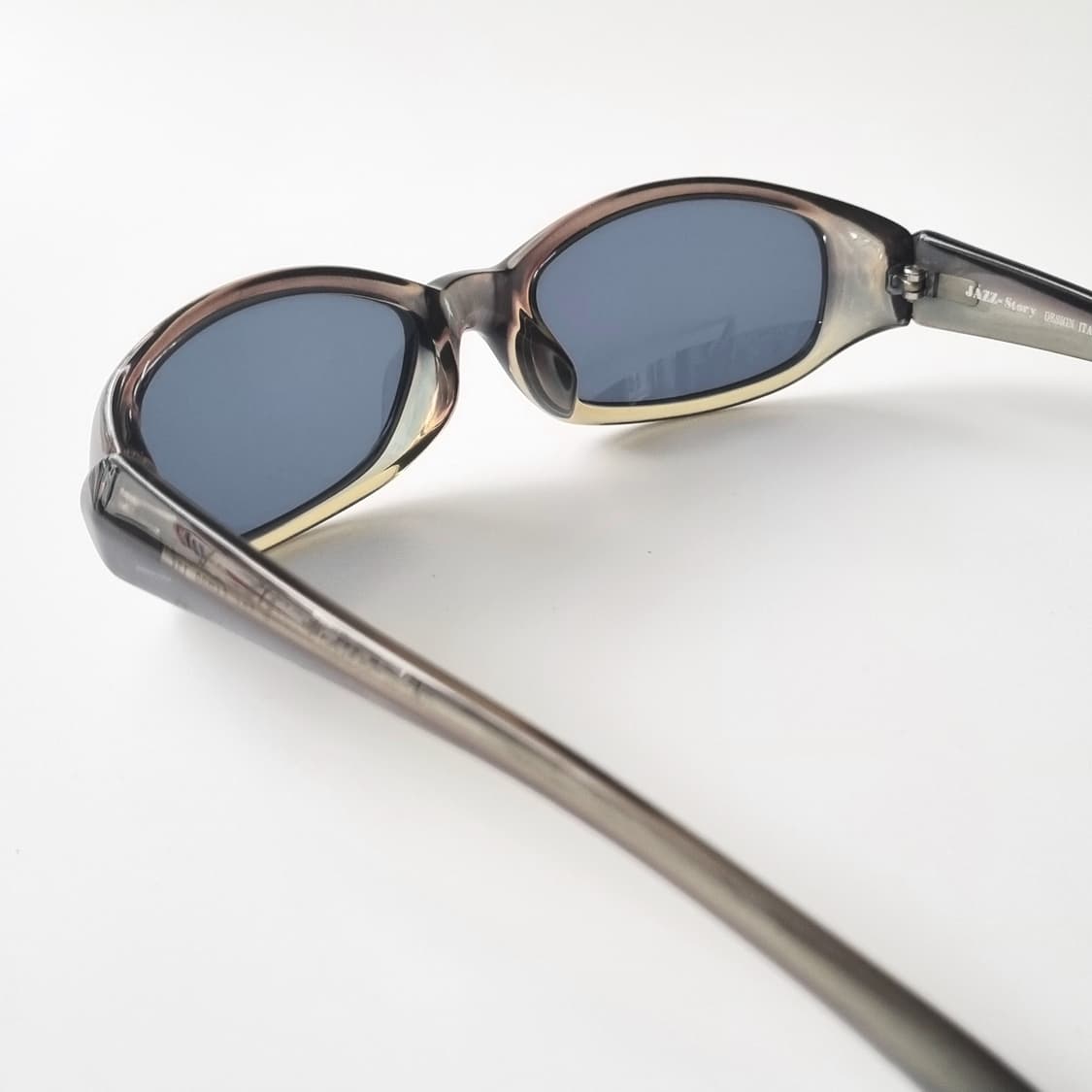 데드스탁 유니크한 실루엣의 빈티지 오벌선글라스 상품이미지4