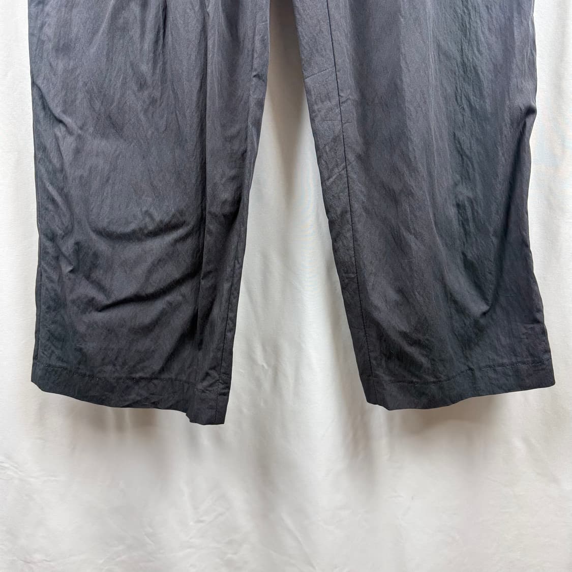 (L) 르마드 나일론 원턱 밴딩 팬츠 차콜블랙 상품이미지3