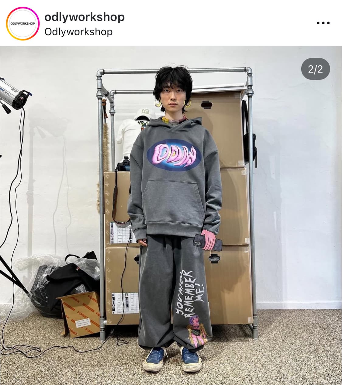 오들리 워크샵 X MARA HEUER 코스믹 로고 후디 다크 그레이 상품이미지3