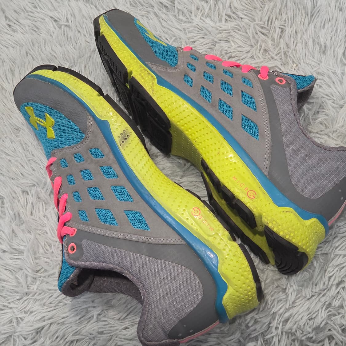 7a-22:언더아머 마이크로 G 런닝화(240) 상품이미지8