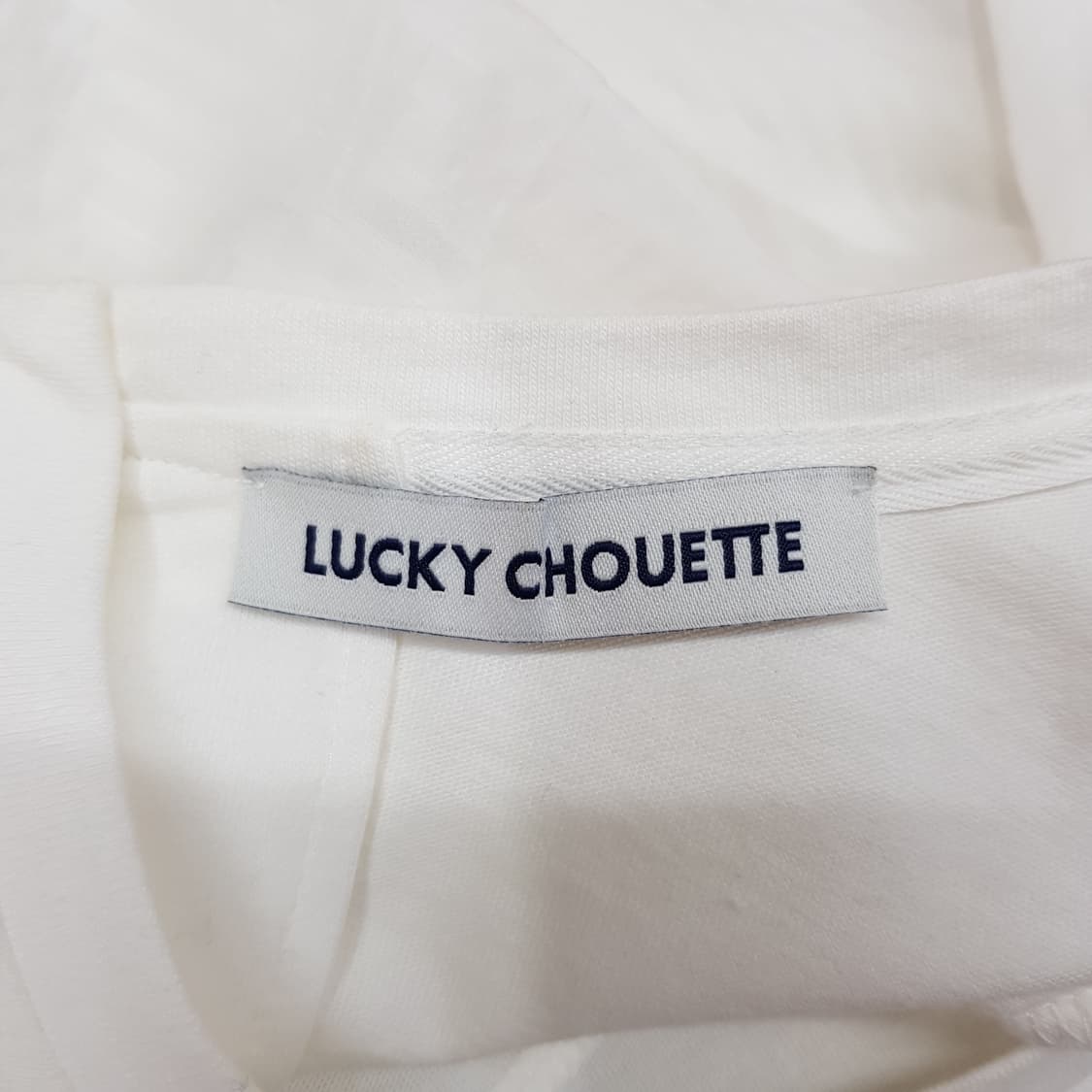 럭키슈에뜨 2023 우븐 패치 티셔츠 36사이즈 상품이미지7