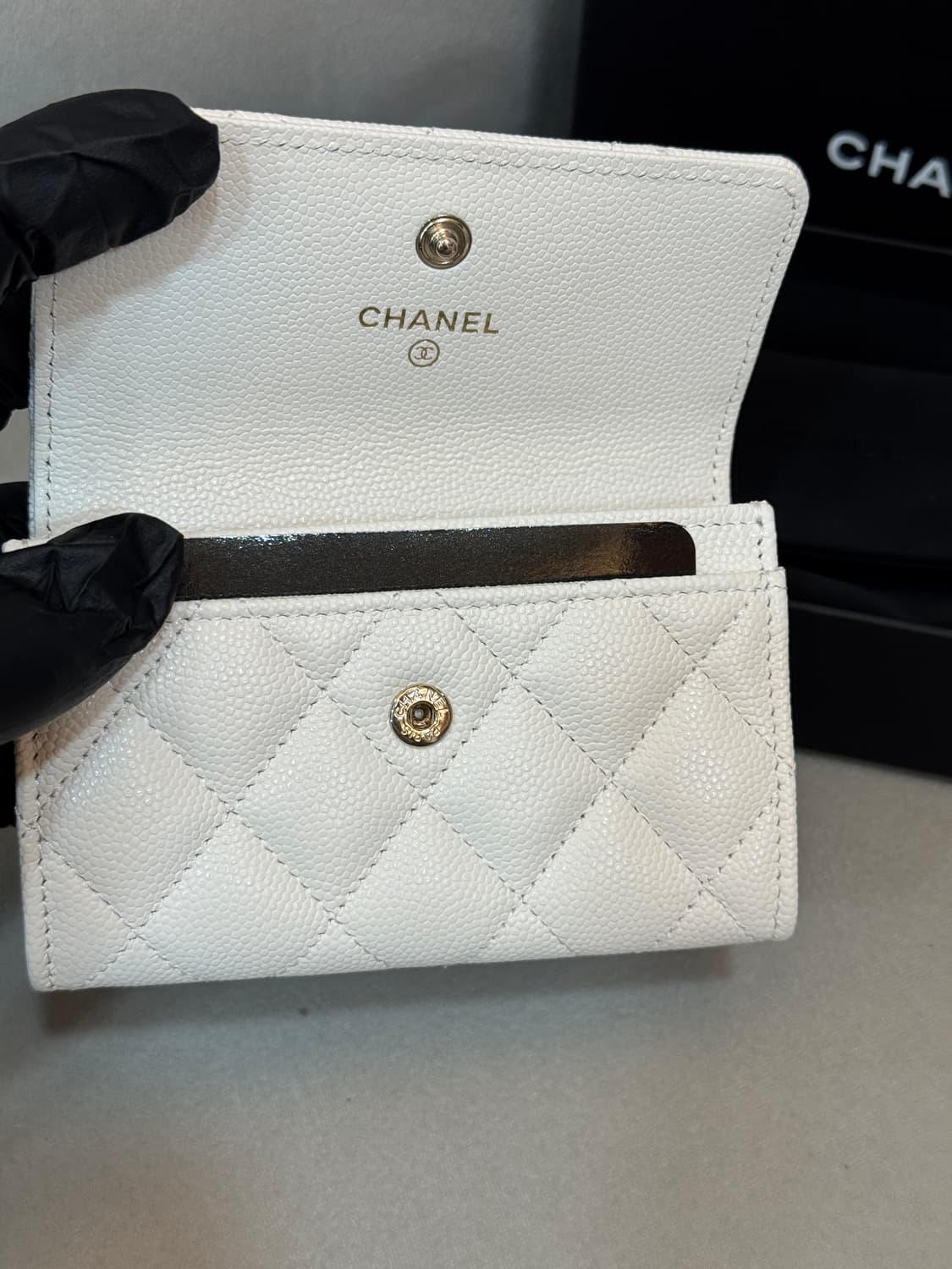 새제품 샤넬 클래식 똑딱이 플랩 지갑  상품이미지3