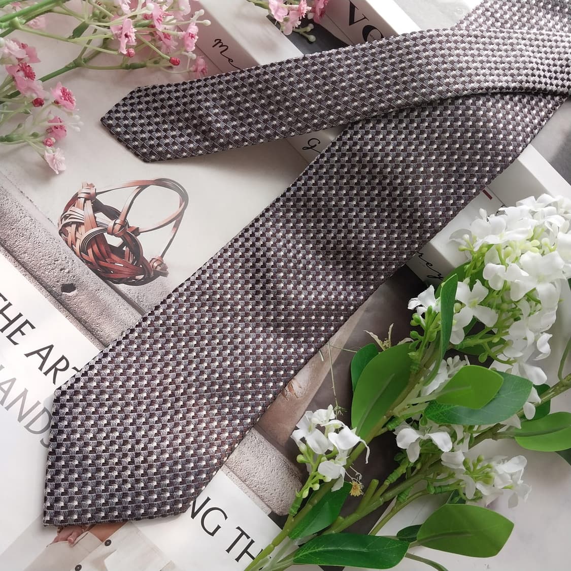 타임 실크 브라운 패턴 넥타이 8.1cm A+~A등급 K2281
 상품이미지3