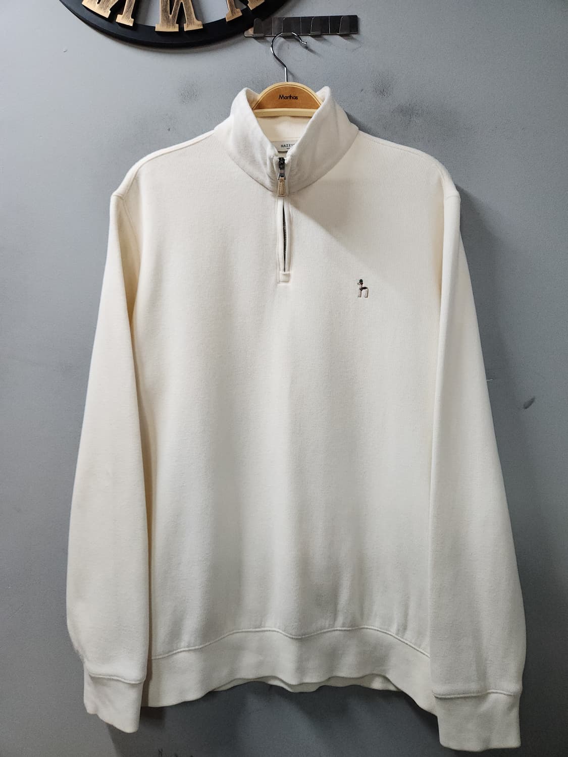 헤지스 하프집업 맨투맨 상품이미지1