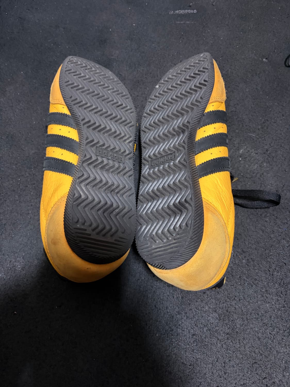 아디다스 재팬 옐로우 코어 블랙 270 상품이미지5