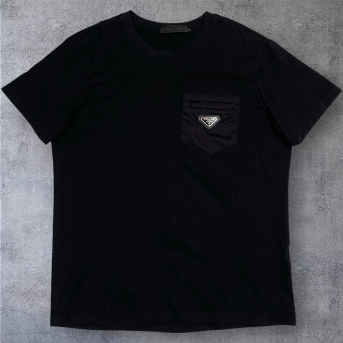 프라다 Prada 블랙 리나일론 포켓 반팔 티셔츠 L  상품이미지1